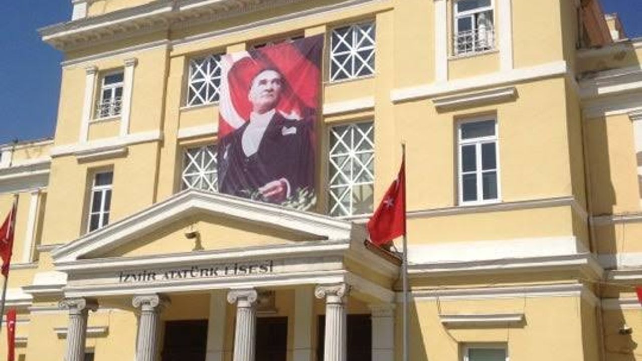 İzmir Atatürk Lisesi Restore Edildi