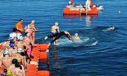 Foça'da Açık Su Yüzme Şampiyonası Başladı