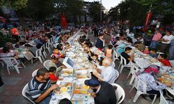 İzmir'de Mahalle İftarları Başladı