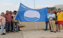 Menderes Sahilleri "Mavi Bayrak"la Donatıldı