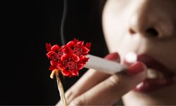 Sigara Kadın Sesini Erkekleştiriyor