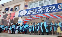 Efes Meslek Yüksekokulu ilk mezunları verdi