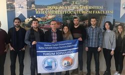 Foça Turizm Fakültesi Öğrencileri Bağışçılarla İhtiyaç Sahibi Kitapsever Arasında Köprü