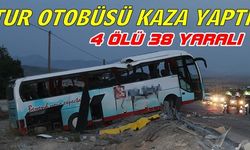 Denizli'de Tur Otobüsü Kaza Yaptı