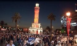 İzmir'de Binler Kadir Gecesi'nde Aynı Safta Durdu