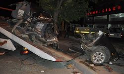 İzmir'de trafik kazası:1 ölü 2 yaralı