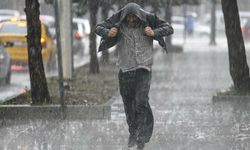 İzmir'de Sağanak Yağış Etkili Oluyor