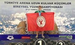 Bornova Belediyespor Kulübü Yüzücüsü Arda Kafadar Türkiye 2. Oldu.