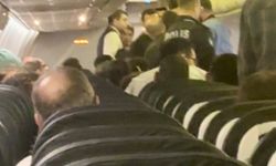 Adnan Menderes Havalimanı’nda Bomba İhbarı Uçak 4 Saat Bekletildi