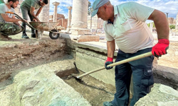 İzmir'de Romalı gladyatörün lahiti bulundu