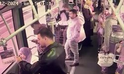 Korkutan kaza: Yolcu metrobüsten yola düştü