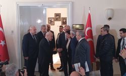 Tarihi An! Bahçeli Dem Parti Heyetini Kapıda Karşıladı