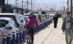 Türkiye genelinde kar, İzmir'de güneş etkili oldu