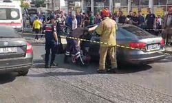 İzmir'de Korkunç İnfaz Aynı Aileden 3 Kişi Araç İçinde Öldürüldü