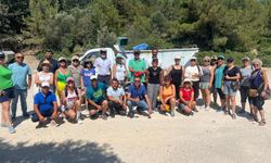 Çeşme'de duyarlı vatandaşlardan örnek temizlik etkinliği