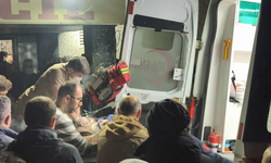 Kalbi Duran Yaralı İçin Doktor Sedye Üzerinde Kalp Masajı Yaptı