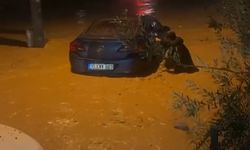 İzmir’de sağanak ve fırtına hayatı felç etti