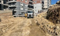 Heyelanda Çöken İstinat Duvarının Enkazı Kaldırılıyor