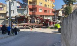 Konak'ta Kontrolden Çıkan Vinç Otomobilleri Sürükledi