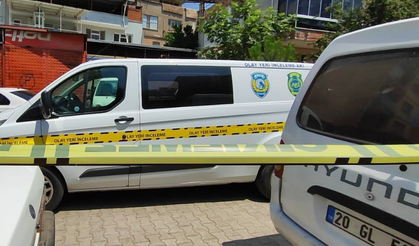 İzmir'de 75 Yaşındaki Adam karısını öldürüp Canına Kıydı
