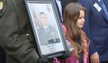 Şehit Pilot Binbaşı İzmir'de son yolculuğuna uğurlandı