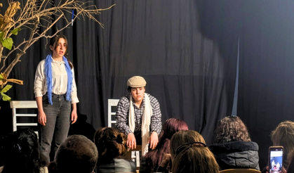 Umudun Sahnesi: “Nazım” Oyunu Büyük İlgi Gördü