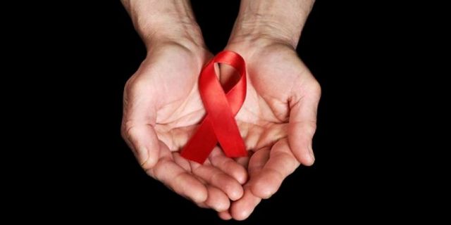 HIV Pozitif Hastalar İlaçlarını Düzenli Kullanırsa Normal Yaşam Süresine Ulaşabilir
