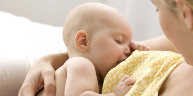 1-7 Ekim Emzirme Haftası/Yenidoğan Bebeklerde Emzirme Nasıl Olmalıdır?