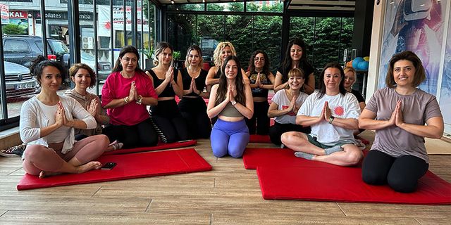 Sağlık Çalışanları Yoga ile Stres Attı