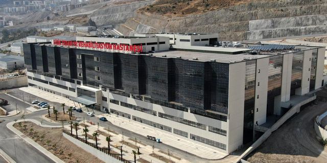Bayraklı Şehir Hastanesi'nin açılışı yine ertelendi!