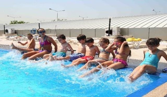 Bayraklı'da yüzme kursları yoğun ilgi görüyor