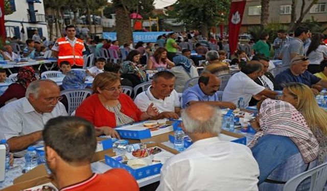 Konak Belediyesi'nden iftar sofrası