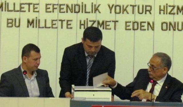 Ödemiş Belediye Meclisi'nin ilk toplantısı seçimle geçti 