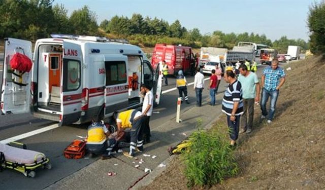 Otoyolu'nda kaza: 2 ölü, 2 yaralı