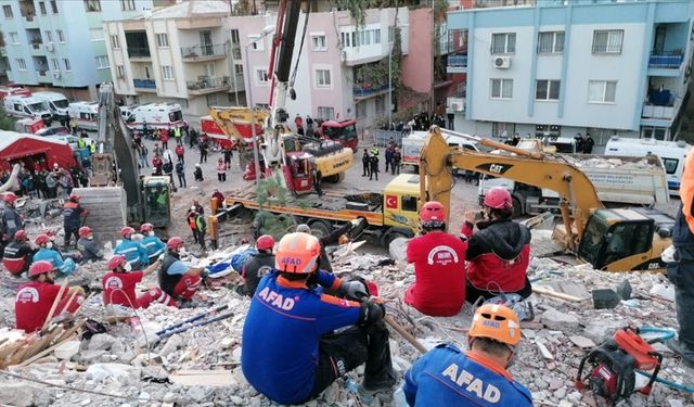 İzmir Depremi Üzerinden 3 Yıl Geçti..