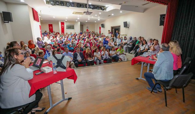 Bayraklı’da sağlık semineri: “Meme kanserine dur diyelim”