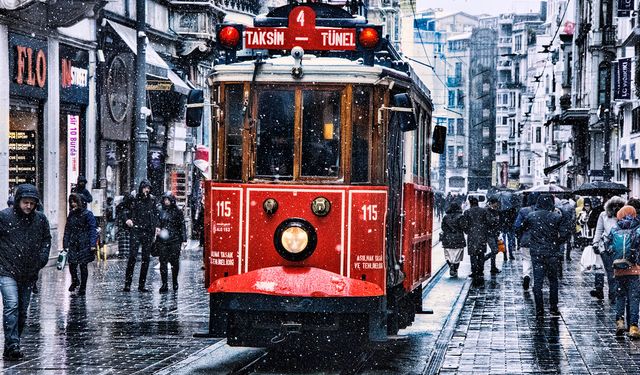 İstiklal Caddesi Yüzde 127’lik Kira Artışıyla Rekor Kırdı!