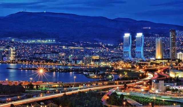 İzmir Büyükşehir Belediyesi Yeni Yıl Etkinliklerini İptal Etti