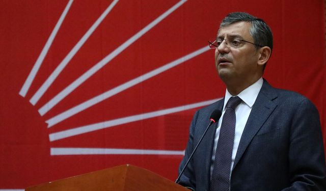 “Sözlerin havada uçuşacağı yerde yumuklar uçuşuyor"