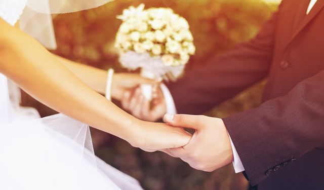 Türk Gençleri Farklı İnanç ve Kimliğe Sahip Biriyle Evlenmeye Sıcak Bakmıyor