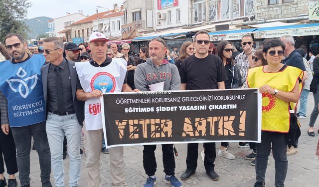 Foçada Öğretmenler Eğitim Şiddeti Protesto İçin Meydanlara Çıktı