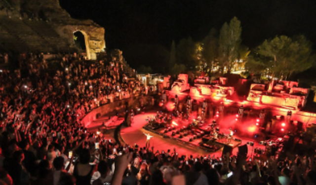 Mert Demir Efes Antik Tiyatro Konserlerinin Açılışını Yaptı!