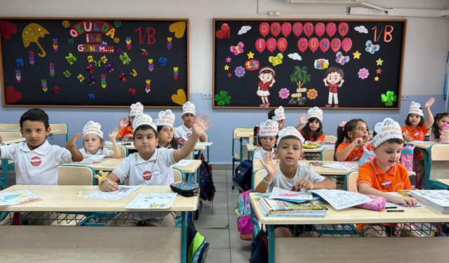 İzmir'de miniklere ilk zil çaldı