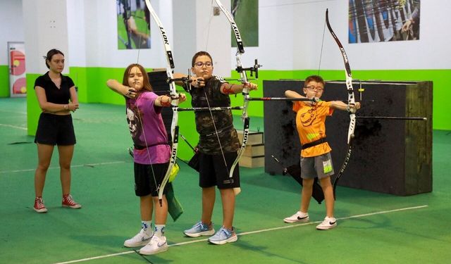 Karşıyaka'da kış spor okulları başladı