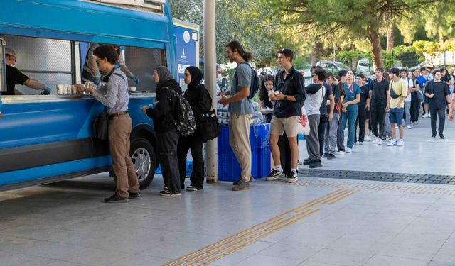 İzmir'de 4 bin öğrenciye “sıcacık” destek