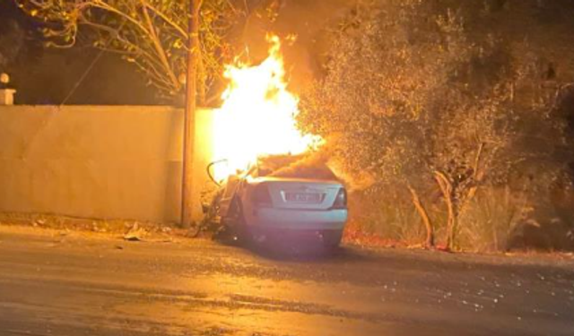 İzmir'de kaza sonrası yanan otomobilin sürücüsü öldü