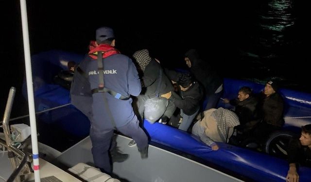 İzmir açıklarında düzensiz göçmen operasyonu