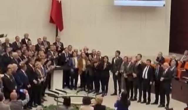 TBMM'de  İmamoğlu protestosu