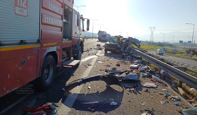 Çıkışı kaçırıp geri gelen araca kamyon çarptı: 1 ölü, 2 ağır yaralı