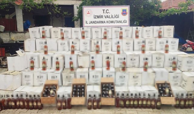 İzmir'de 3 bin 142 şişe kaçak içki ele geçirildi